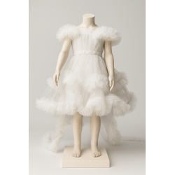 Rochie alba din voal, cu trena